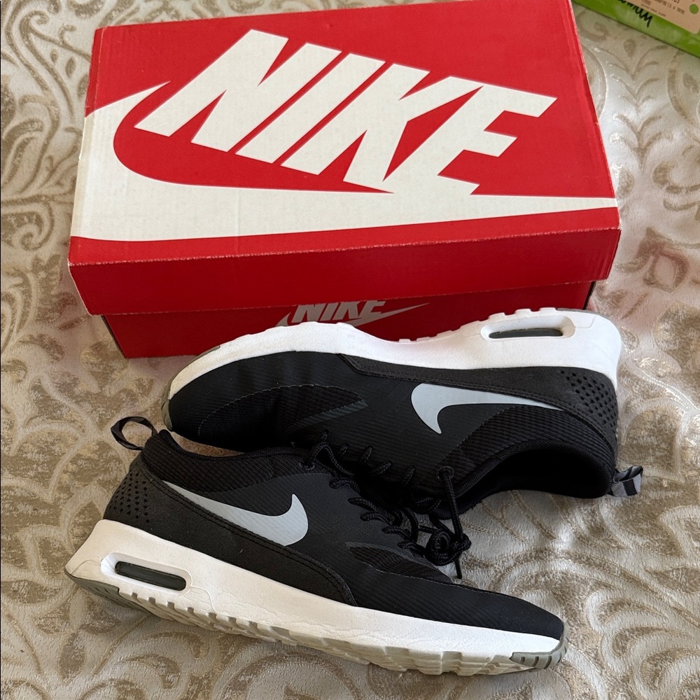 Nike Black Thea Shoes